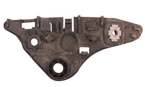 Horní držák předního nárazníku pravý P