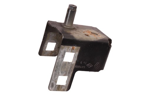 Držák levé rozpěry předního blatníku