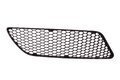 Mřížka předního nárazníku střed pravá P 04-